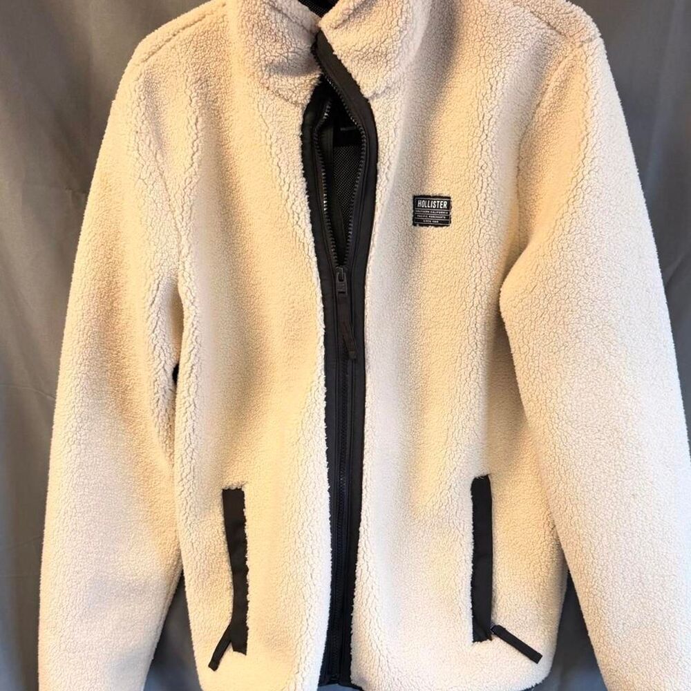 Hollister-co Men's Cream and White Coat